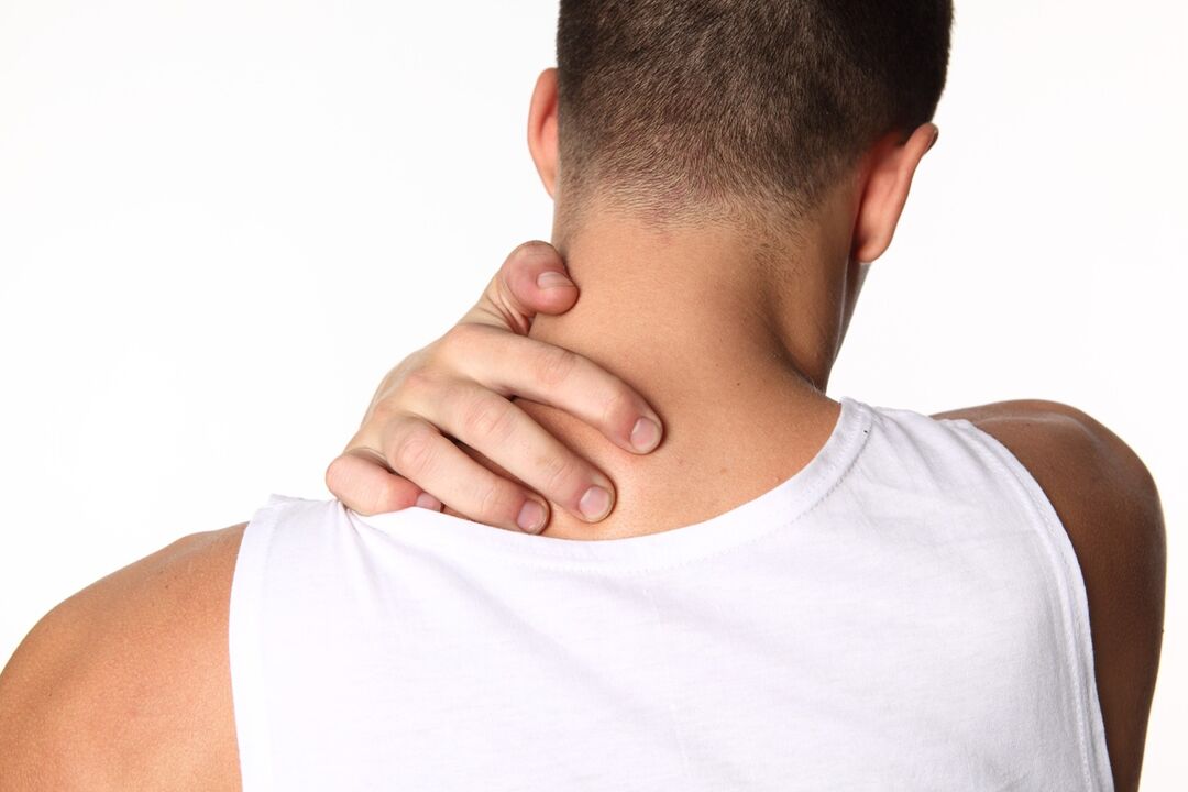 Cervikalna osteohondroza je praćena nelagodom i bolom u vratu